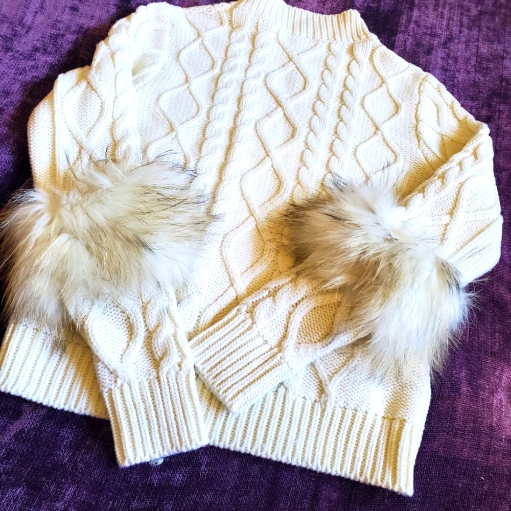Elie Tahari Sweater with Fur trim